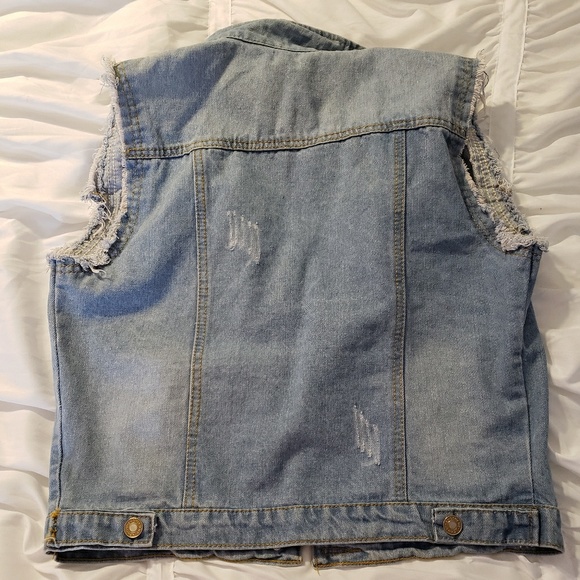 Distressed denim  vest - Picture 2 of 3